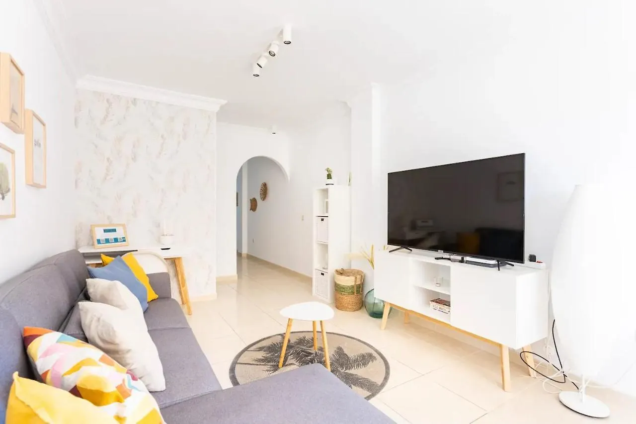 Amplio Y Comodo Apartamento En Callao Salvaje. 0*,