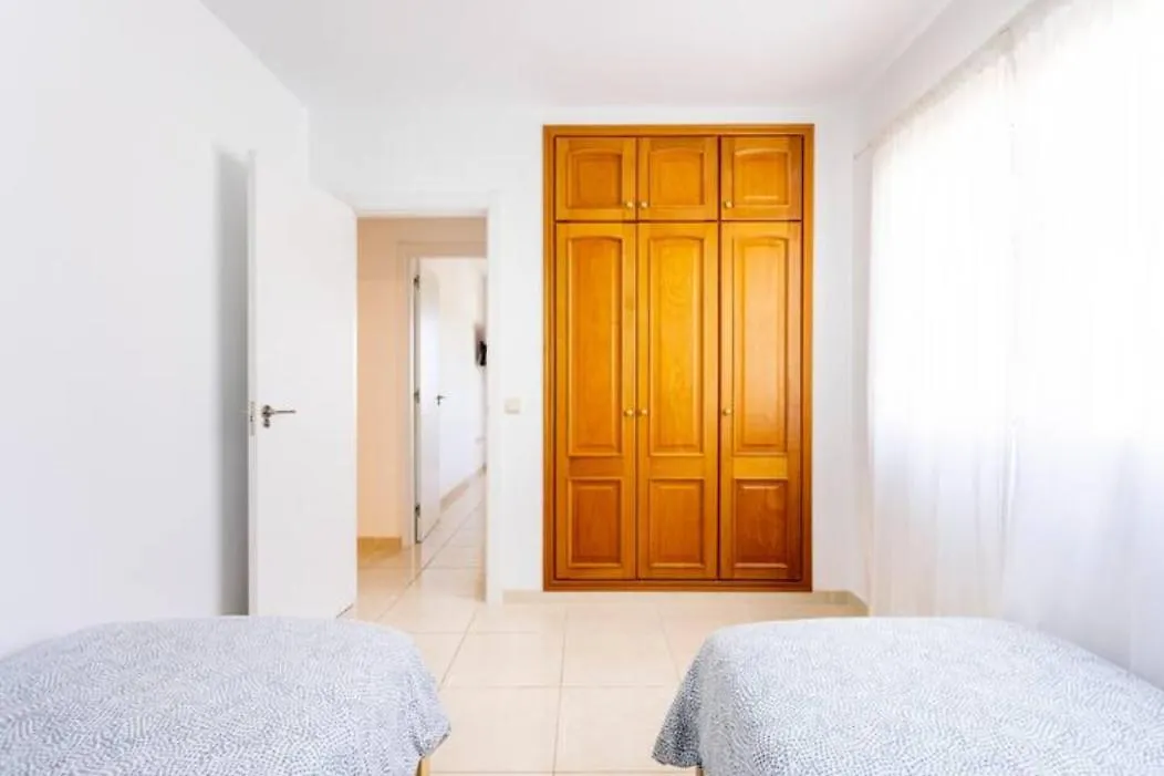 Amplio Y Comodo Apartamento En Callao Salvaje. Apartment