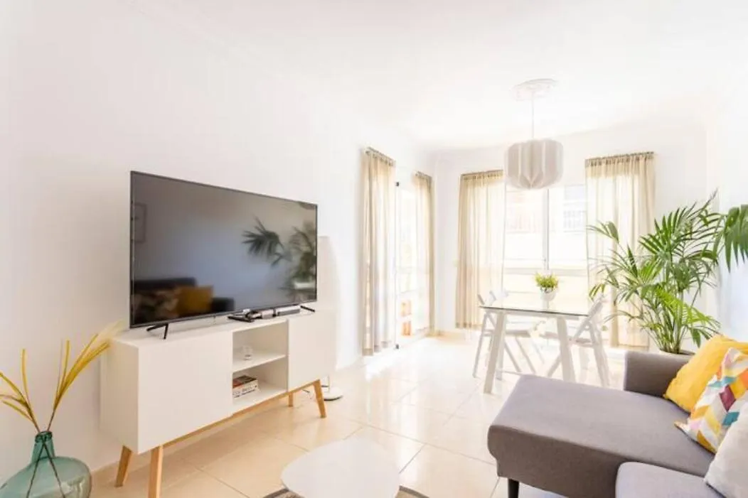 Amplio Y Comodo Apartamento En Callao Salvaje. Spanien